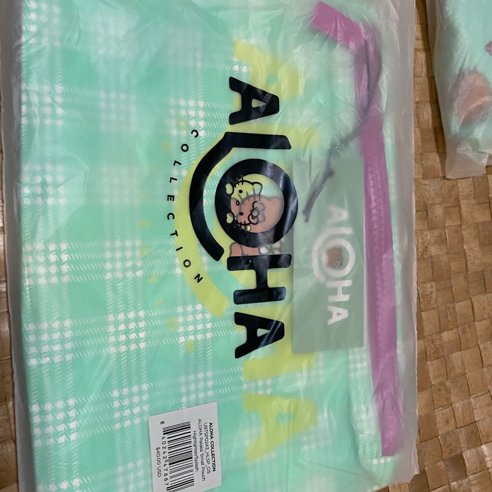ALOHA Collection x DFS x Hello Kitty COMPLETE Tan Kitty Hibiscus Splash - Picture 15 of 16